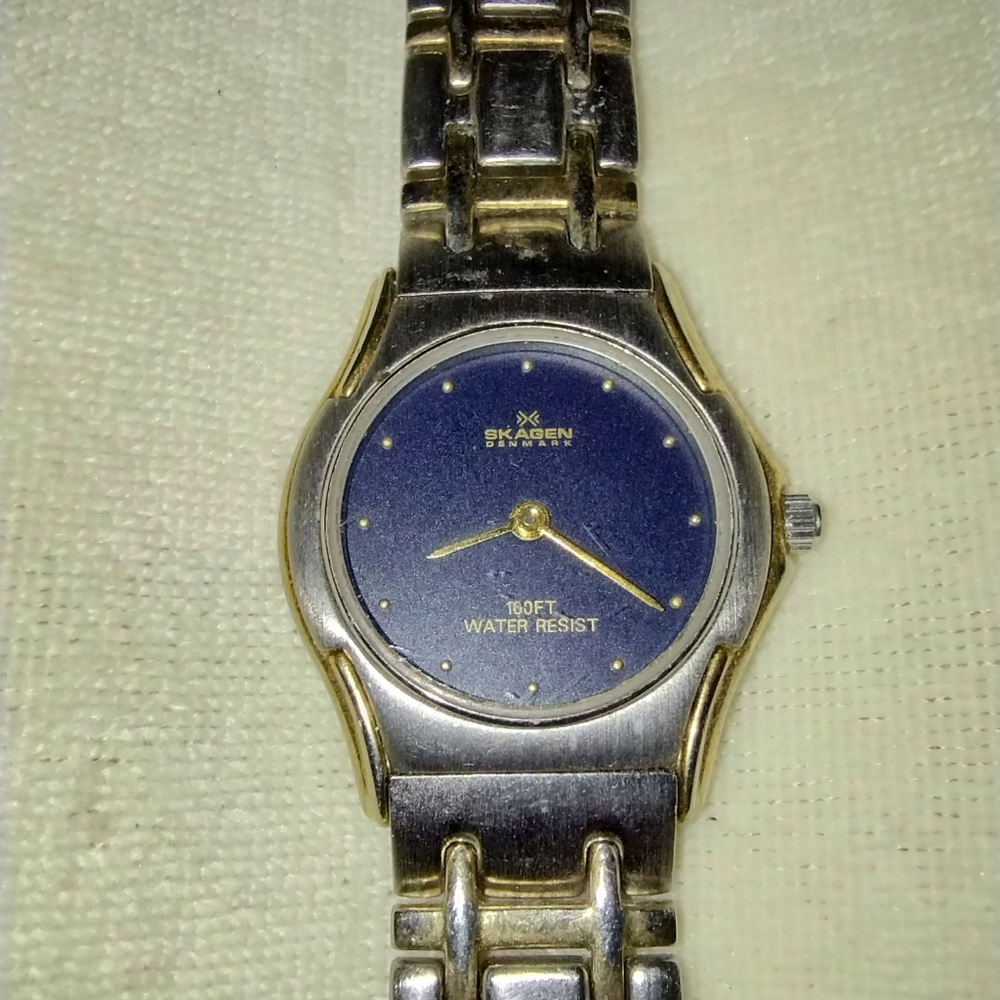 Vintage Skagen Denmark women's Watch #q99sgxn, Gold & Silver Watch Band - Picture 1 of 5